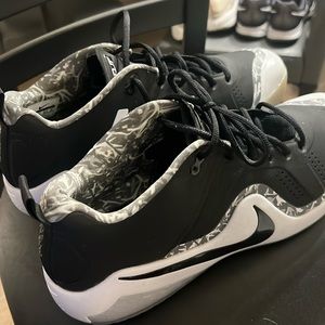 Nike trout turf shoes